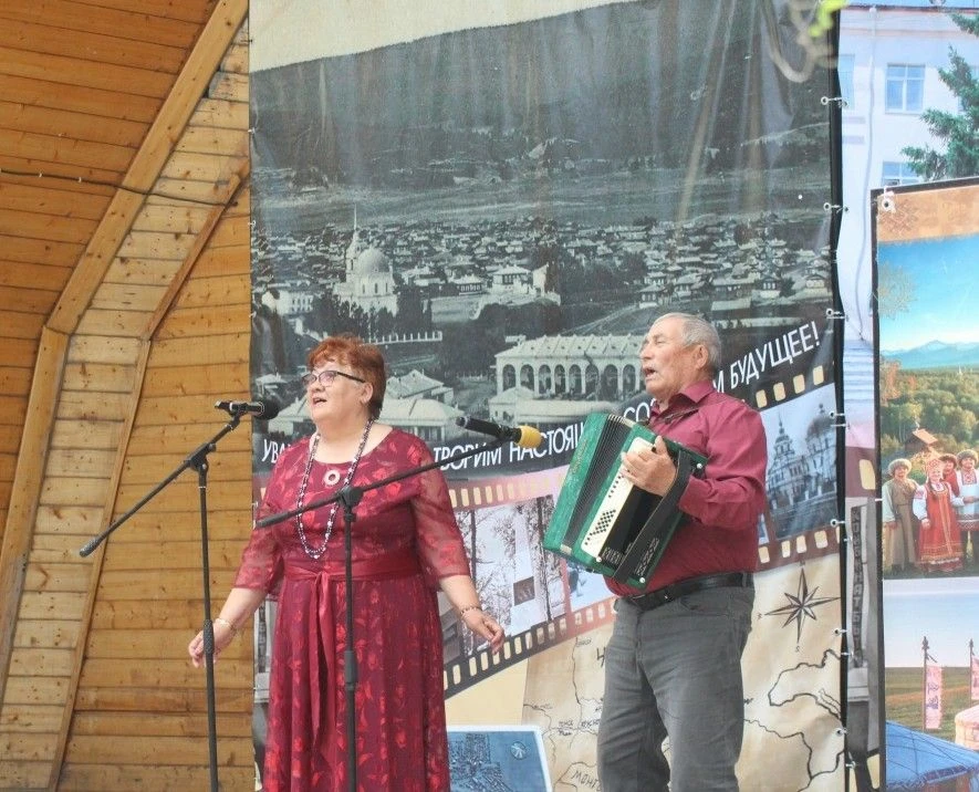 🎉 Кяхта отпраздновала 299-летие!

14 июня город с богатой историей (основан как Троицкосавск) весел