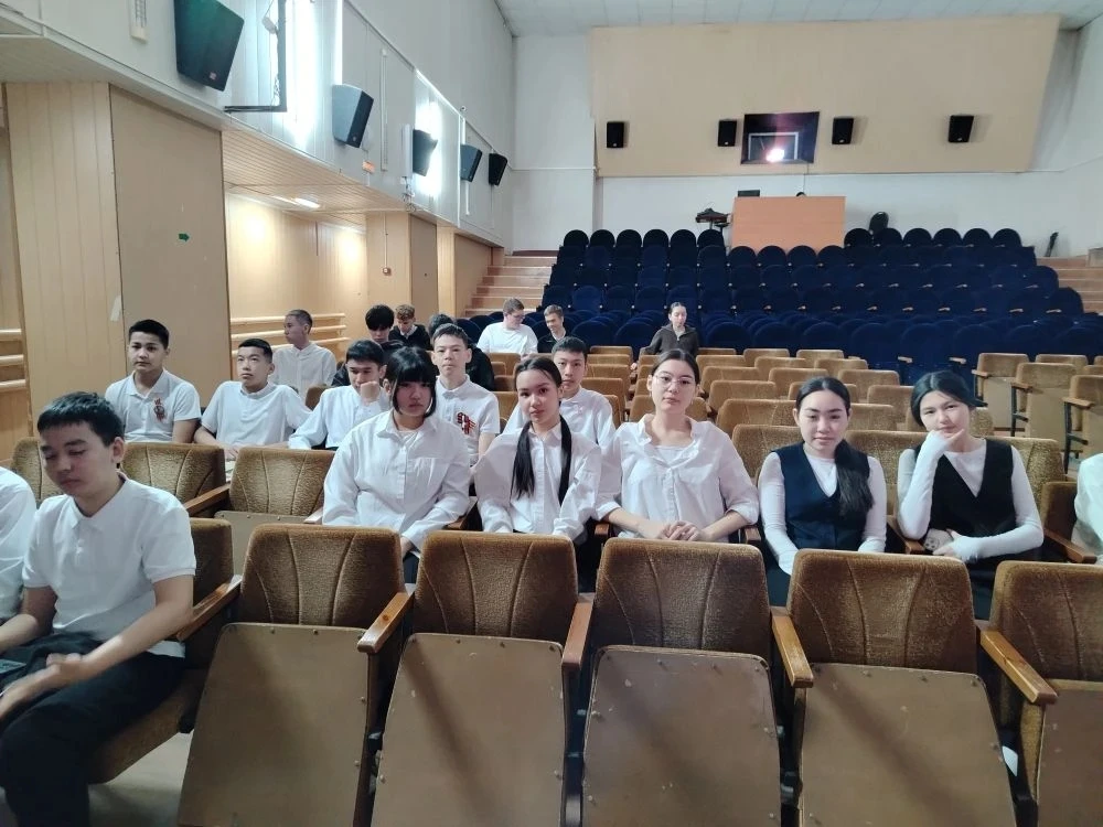 Володарский район объединил активную молодежь!  Наши ученики стали частью масштабного профилактическ
