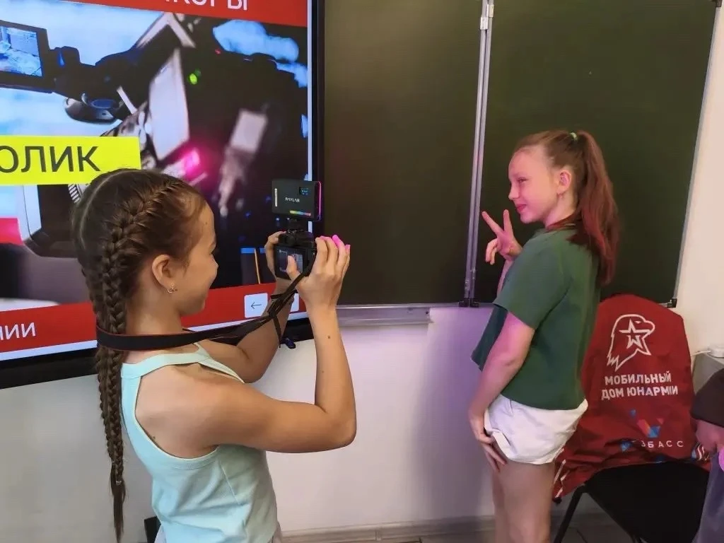 🌞 Наше сегодняшнее утро в лагере началось с торжественной линейки и гордого исполнения Гимна Россий