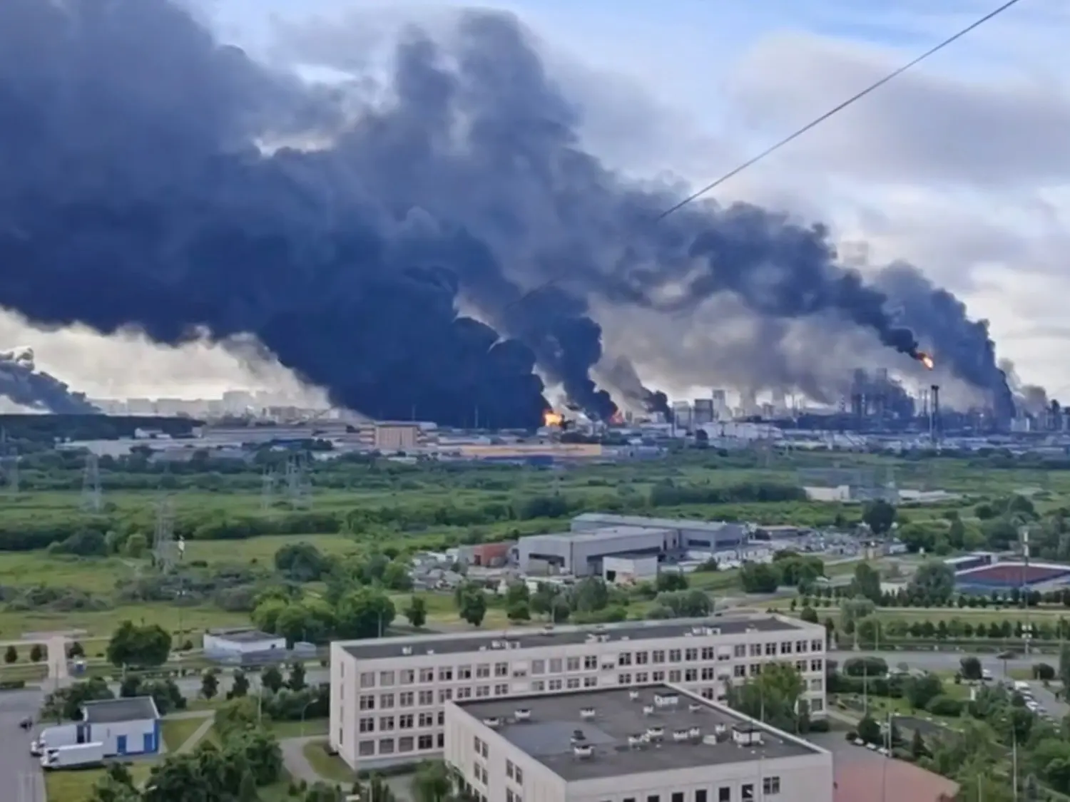 🌩️ Госдума призывает к действиям после атаки дронов на Москву

Сегодня произошла самая масштабная а