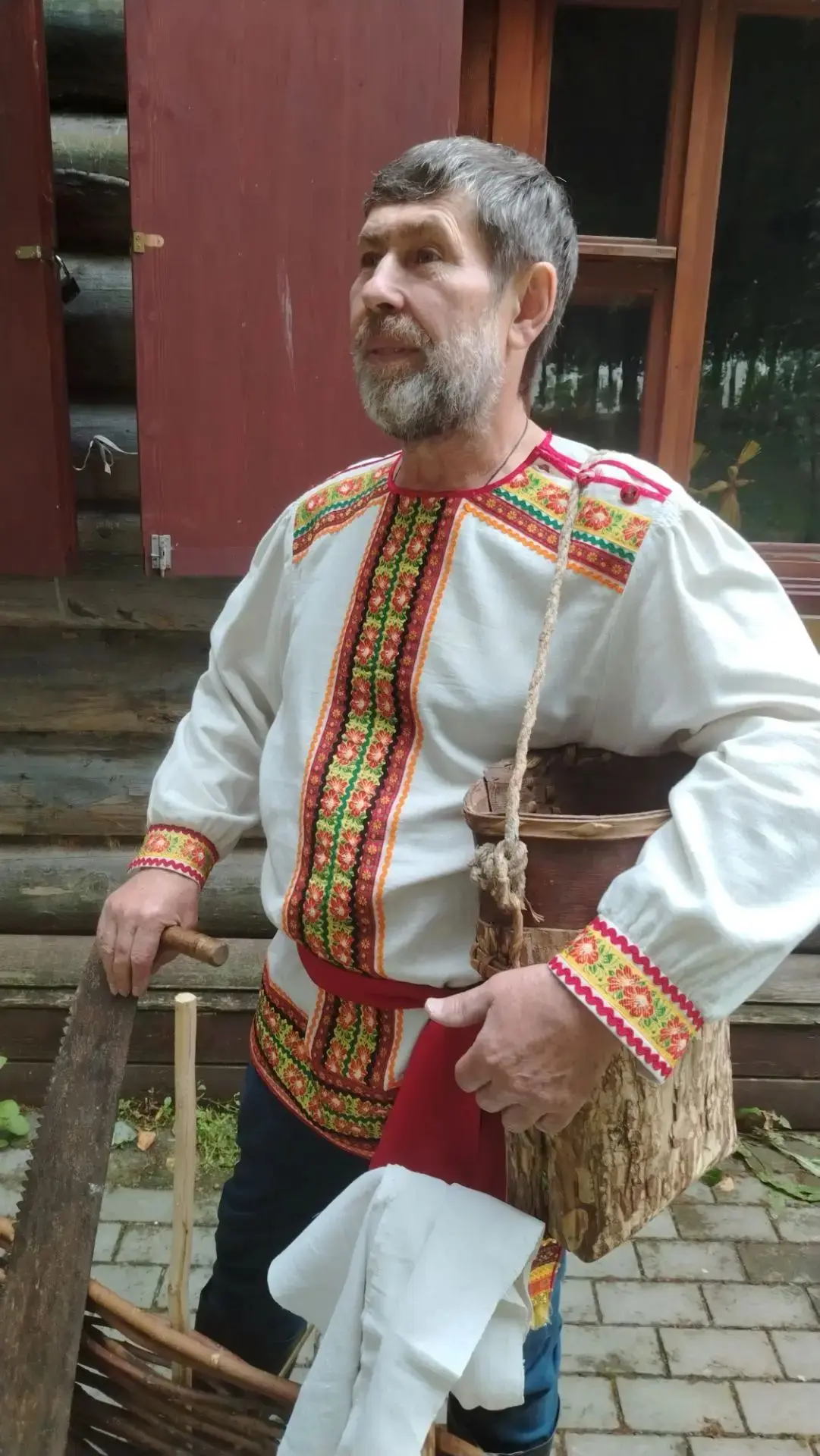 "Косоворотка- символ красоты, мужского благородства, с косым разрезом  на груди, как символ выхода  
