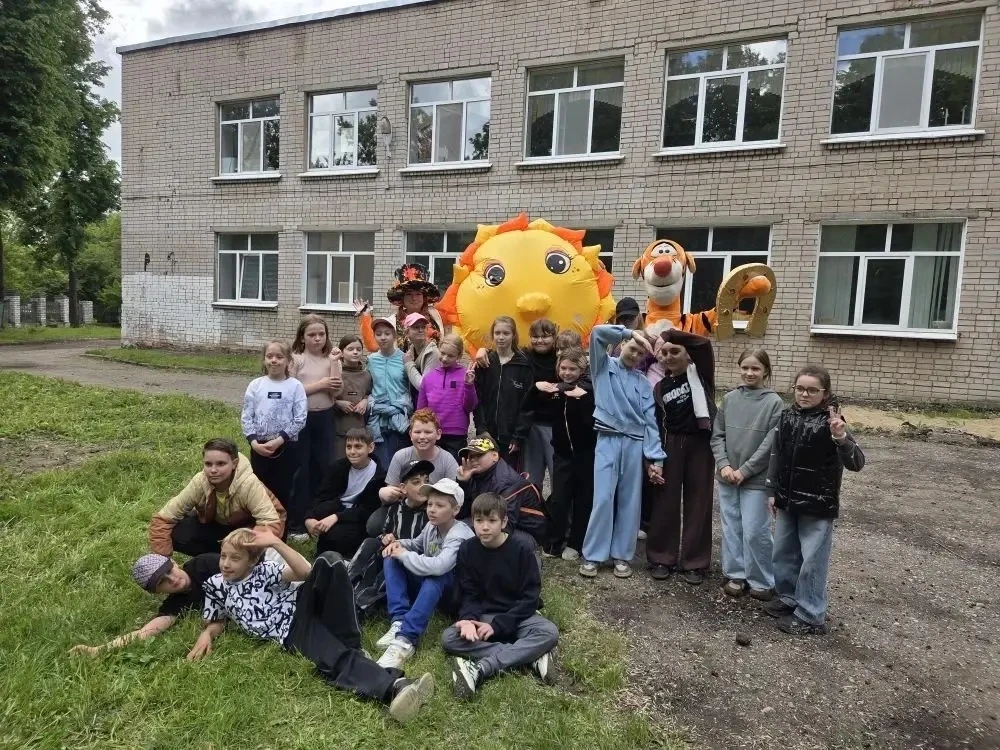Сегодня, 29 мая в нашем лагере было по-настоящему жарко и весело. Мы приняли участие в ...