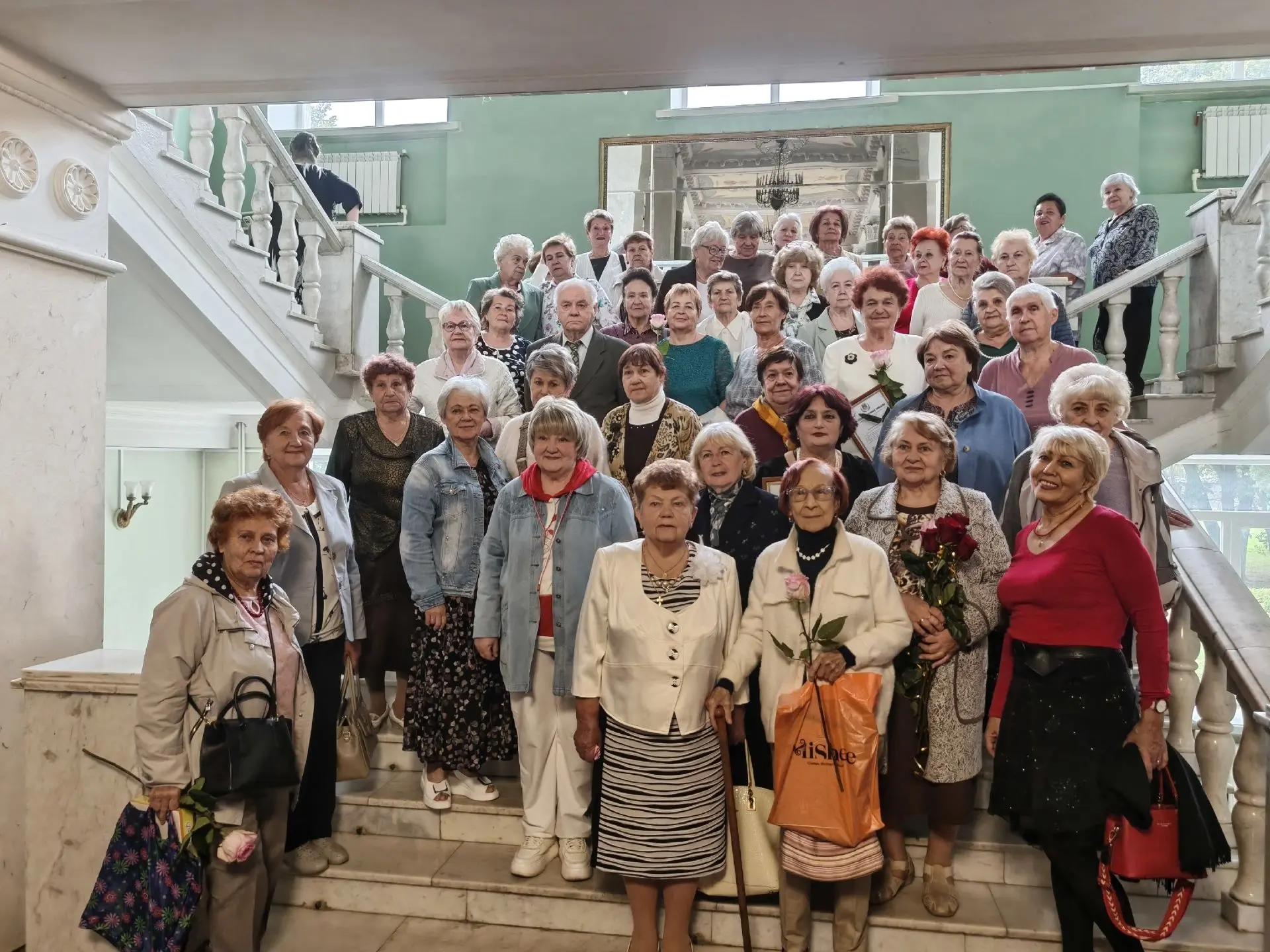 📷Фотографии с торжественного мероприятия, посвященного чествованию ветеранов педагогич...