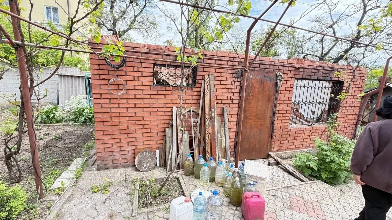 Продаётся дом 74 м², пострадавший во время БД.  Документы оформлены в Росреестре.  Земельный участок