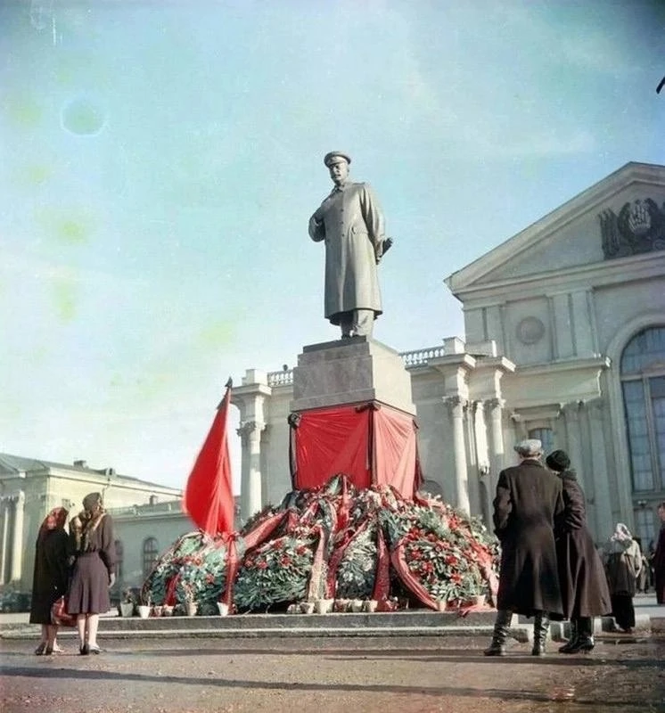 Памятник Сталину. Вильнюс, 1953 г. 👨