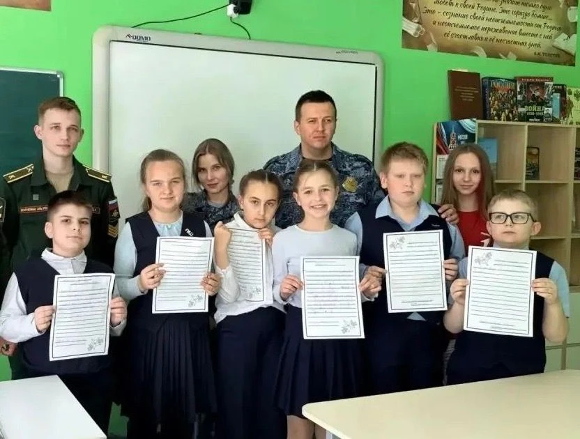 По традиции, в канун Международного дня защиты детей, судебные приставы Ленинградской о...