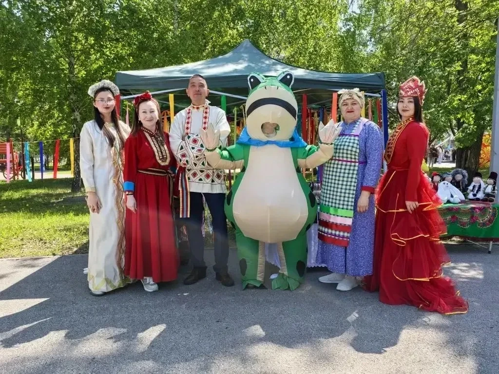 🌞 День защиты детей в Центральном парке: сказка, творчество, ленты и лук!