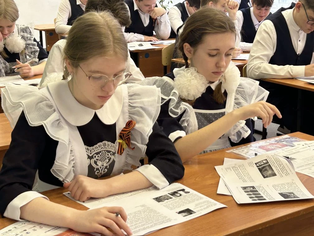 Сегодня в стенах нашей школы прошла масштабная патриотическая акция — «Диктант Победы – 2026». Это с