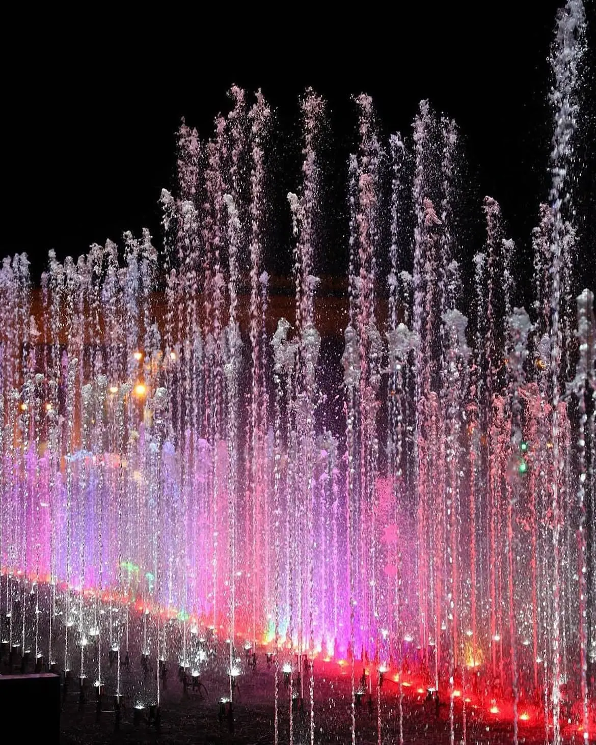 ⛲️ Светомузыкальные фонтаны — настоящее удовольствие для детей и взрослых.