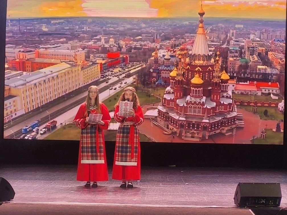 В Курске прошёл фестиваль национальных культур «Единство народов — сила России», объединивший школьн