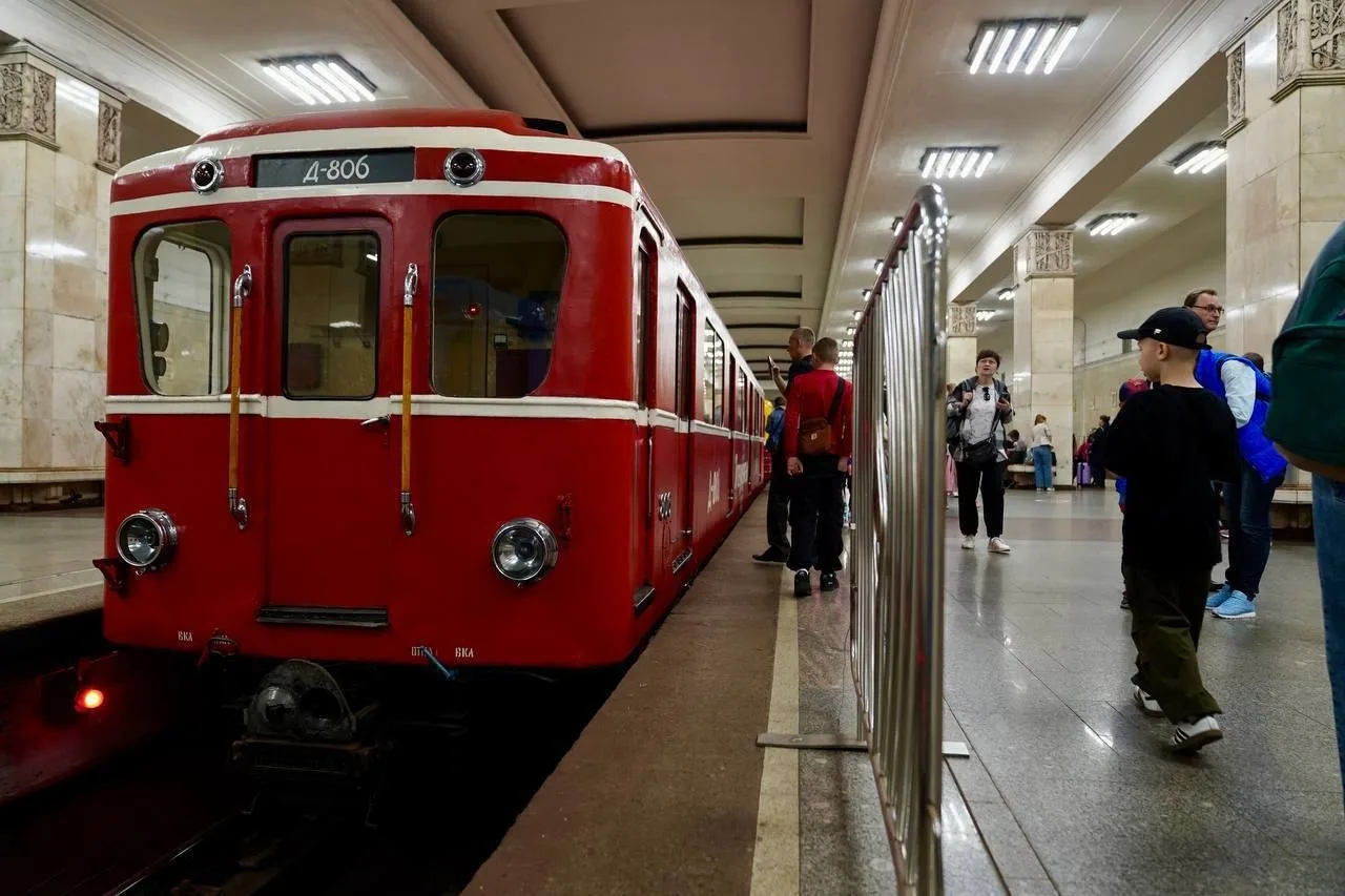 🚇 Парад поездов и выставка ретровагонов  🎉 Сегодня исполняется 91 год Московскому метрополитену!  🚇 