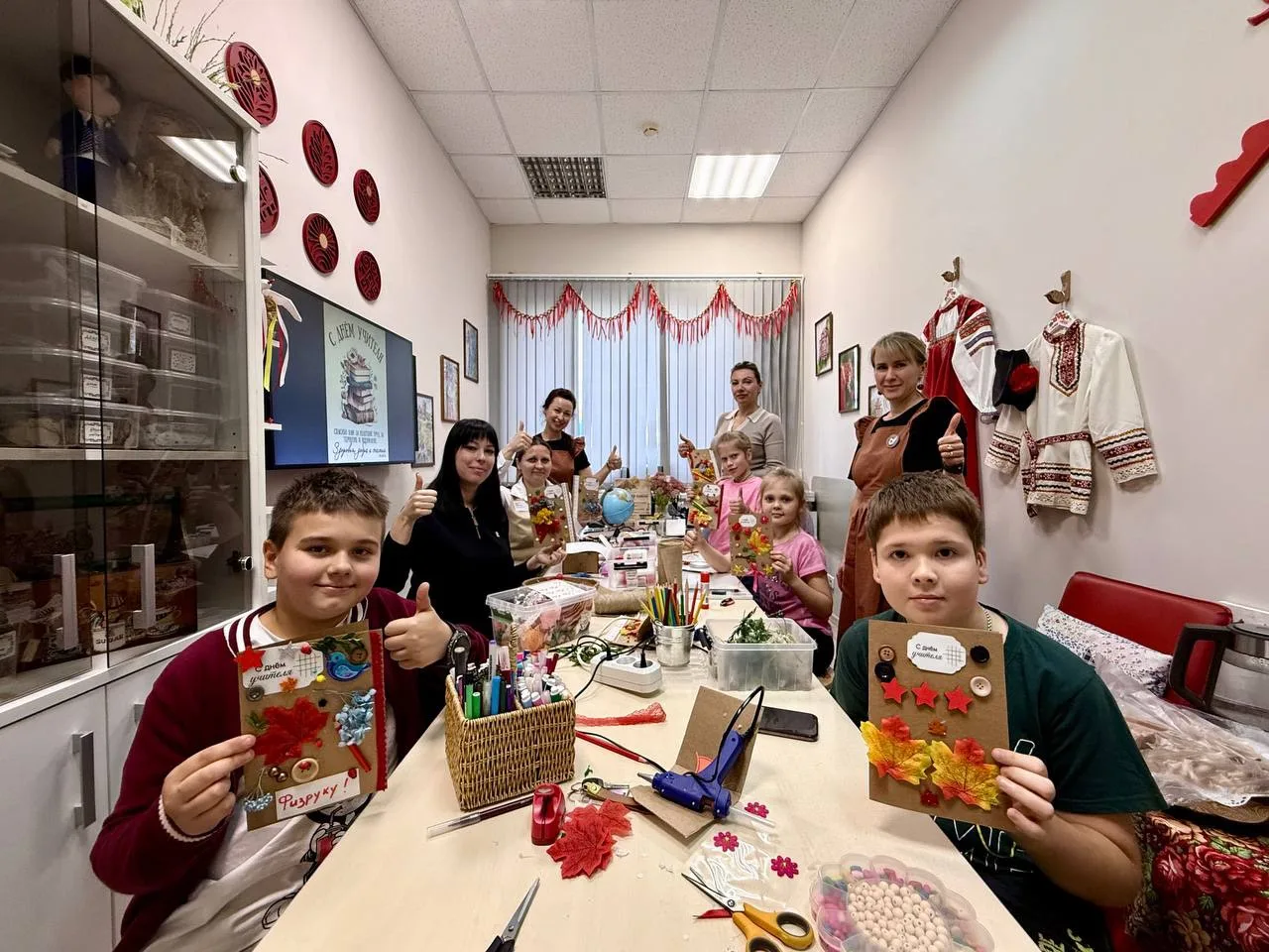 ✨ Тепло наших сердец — в каждой открытке! ✨
