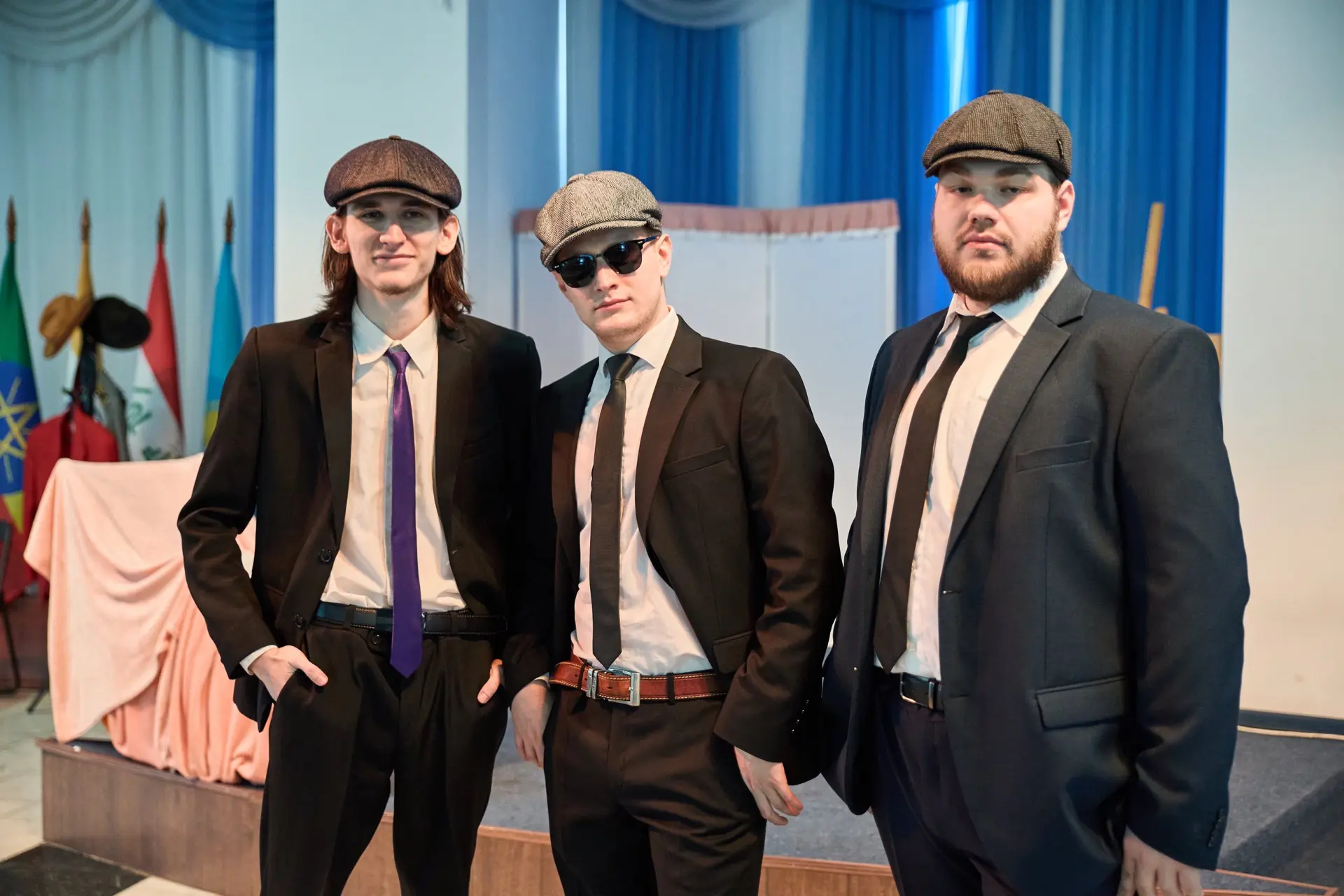 Кто эти деловые люди? 😎

Студенческий театр УлГТУ готовит нечто особенное - спектакль по мотивам ра