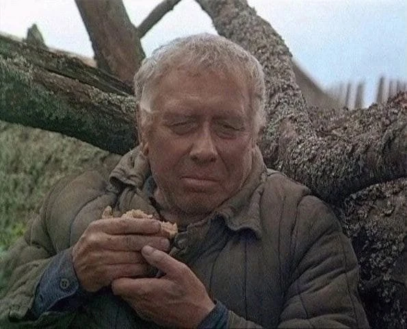 – Об одном жалею – годы. Так хочется пожить по-человечески. И поработать.