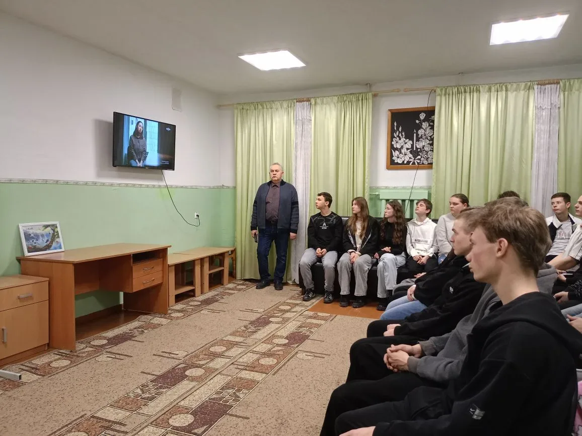 🚫 🥷 18 февраля в общежитии техникума состоялся показ документального фильма «Предател...