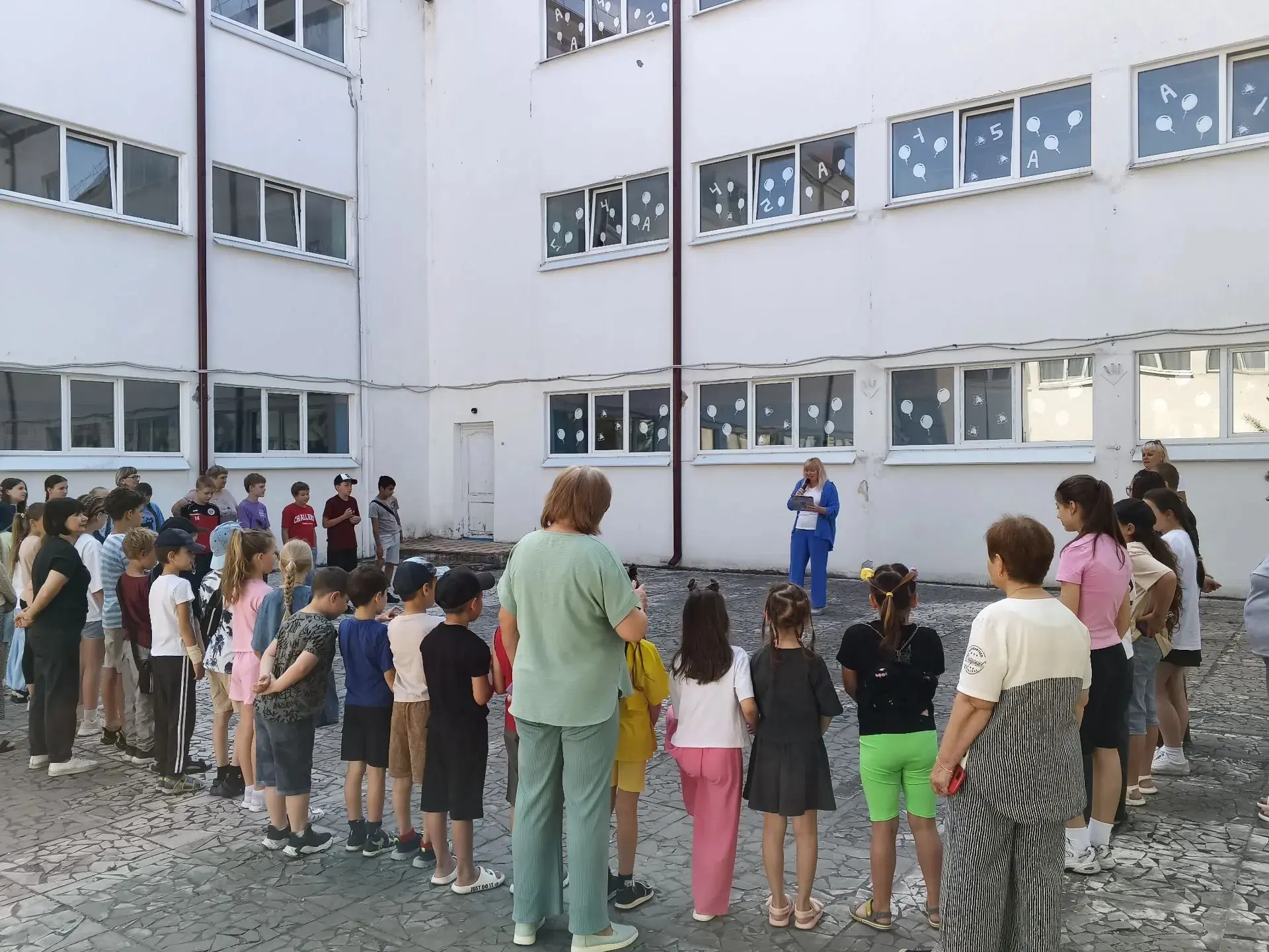 🌟 День России в школьном лагере «Звёздный» 🌟

Сегодня в нашем лагере «Звёздный» мы с гордостью и р
