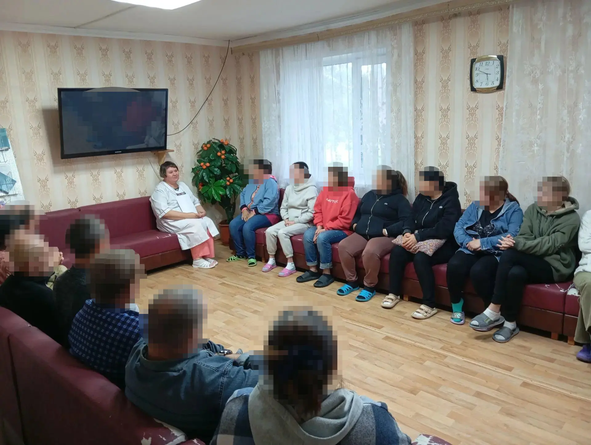 С пациентами отделения МСР 1 Новопетропавловского филиала проведена беседа с обратной с...
