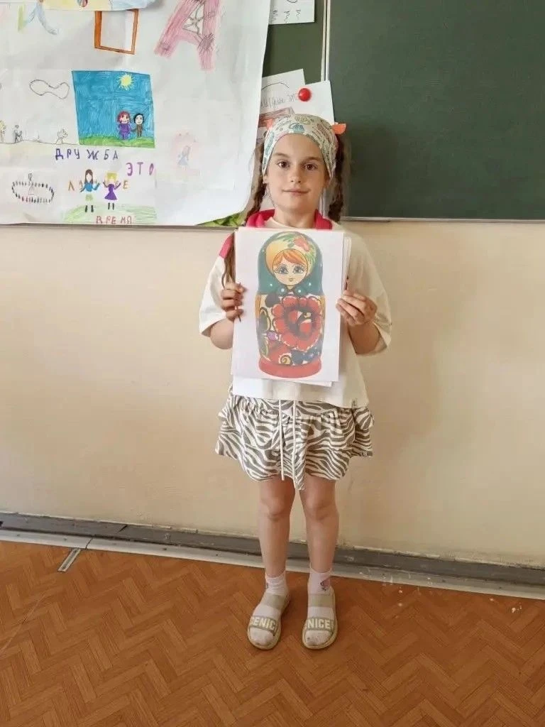 👍Тема дня в лагере : Народные промыслы России.

👉Наши отряды отправились в Путешествие в мир игруш