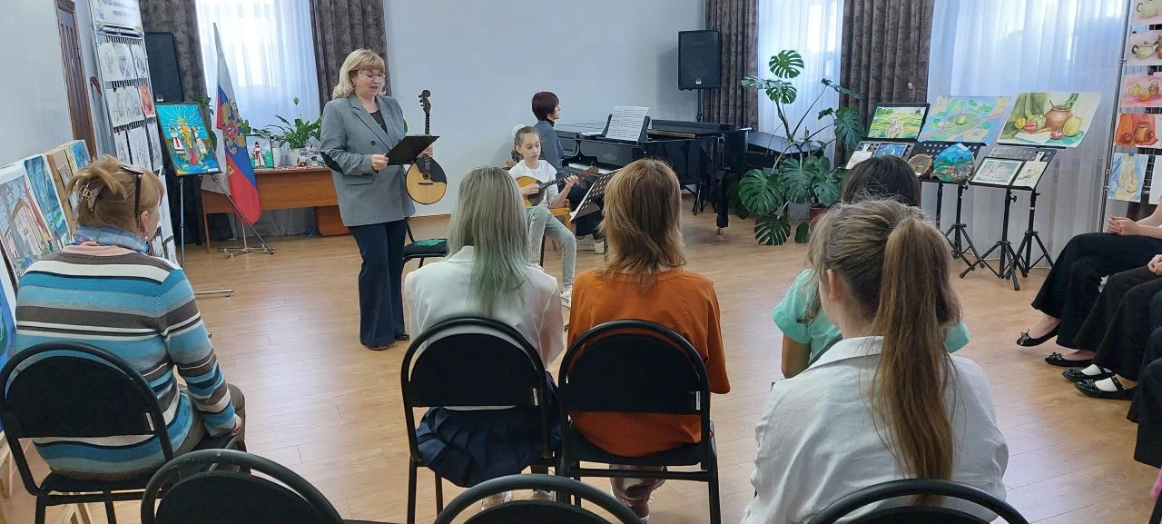 ‼В рамках плана «Подросток» состоялся концерт под названием «Мелодии двух домр».🎶