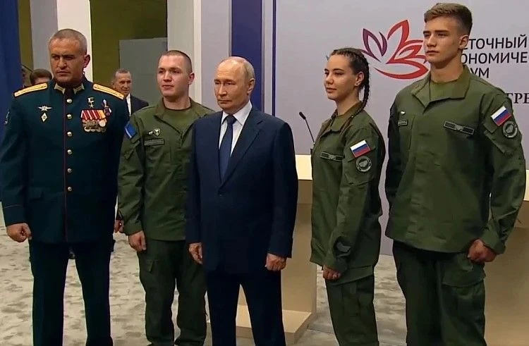 🇷🇺Владимир Путин открыл филиал центра патриотического воспитания «ВОИН» в Приморье