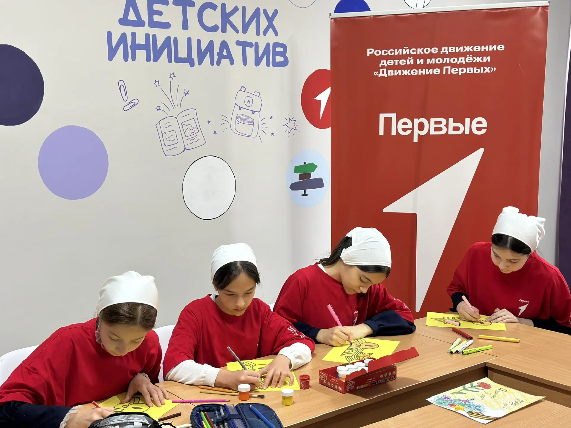 💥 Мастер-класс к 9 мая!🇷🇺  ✅Сегодня в нашей школе царила особая атмосфера – атмосфера творчества, те
