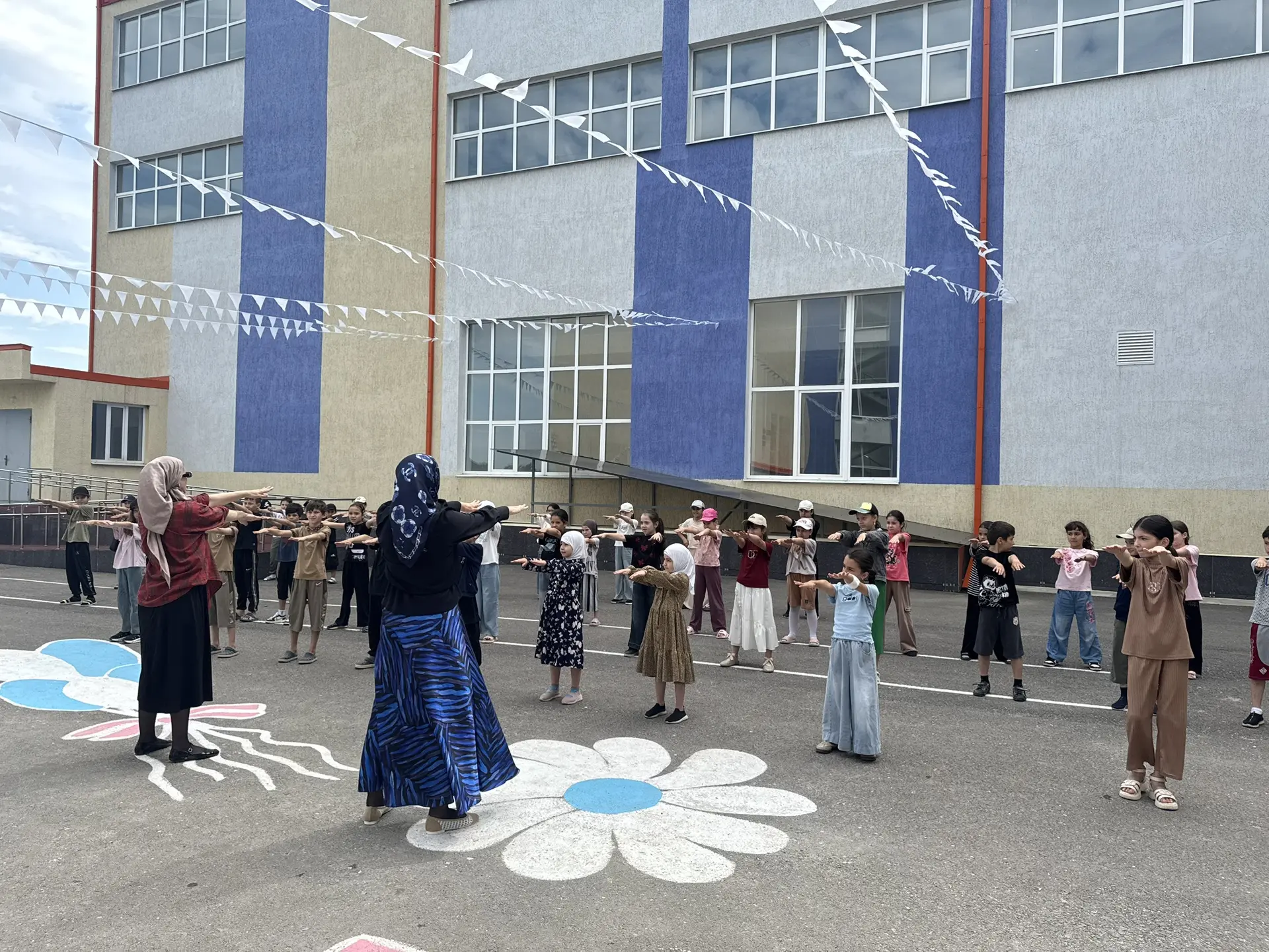 🌟 Сегодня в нашем лагере "ЗВЕЗДОЧКА" прошло невероятно активное утро! Мы зарядились энергией вместе