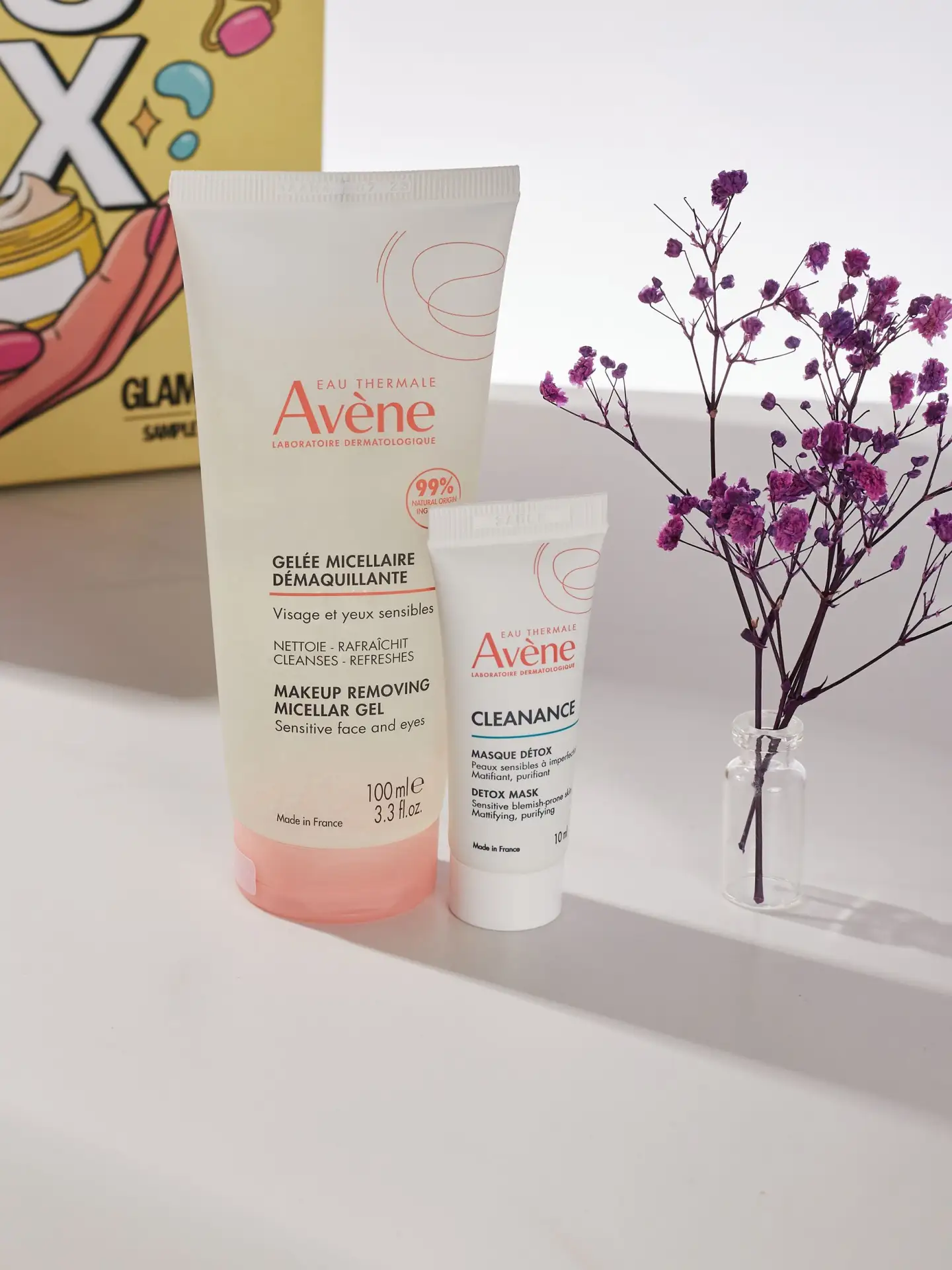 От бренда Eau Thermale Avène в коробочке SOS Box вы могли получить два продукта.