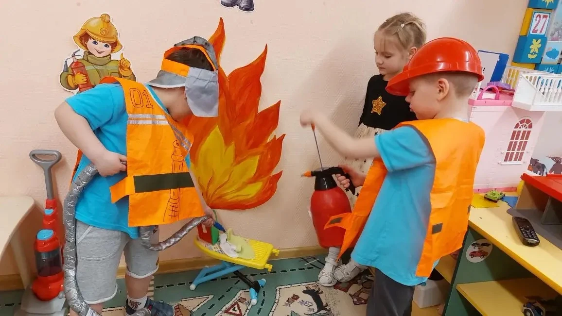 🚒Воспитанники старших групп приняли участие в тематическом мероприятии, посвященном Дню пожарной охр