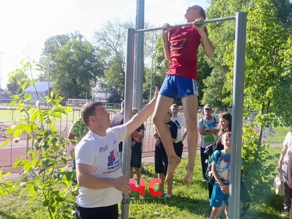 – В Саратовской области побили рекорд по подтягиваниям.

В Петровске Саратовской области спустя почт