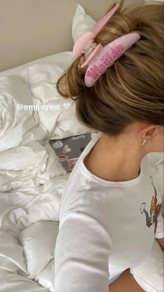 Добро утрооо, милые!🤍

💌 Напоминание лови:

У тебя есть ты. Твои мечты. Твои планы. Твои цели. Тво