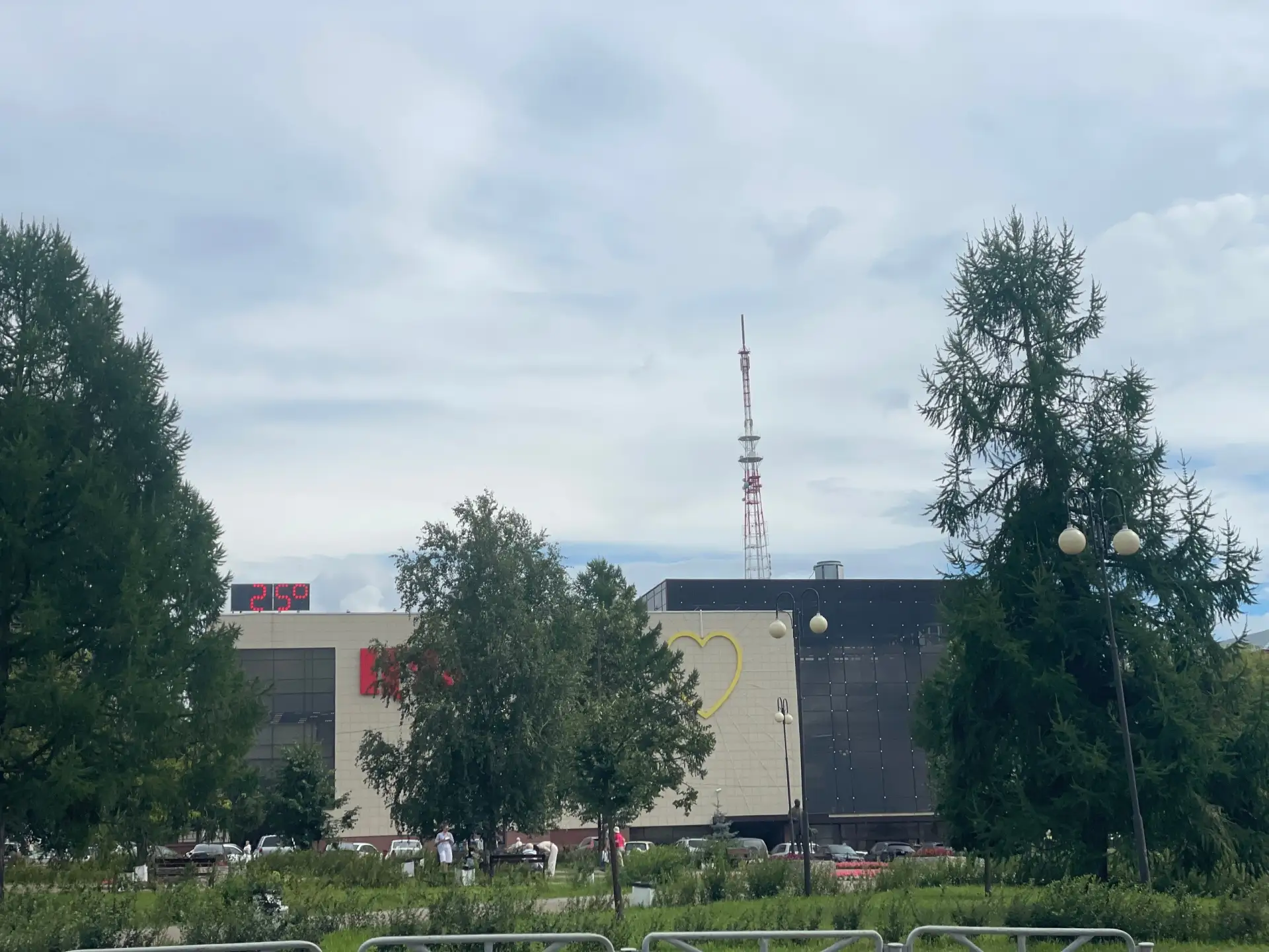 Погода радует умеренным летним деньком ☁️☀️