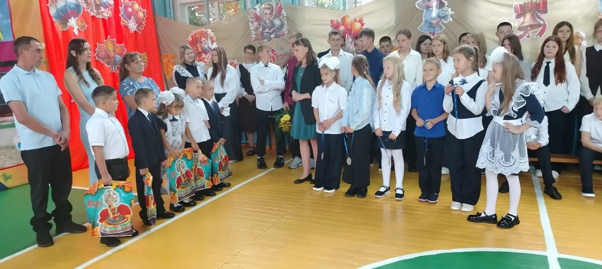 🎊ДЕНЬ ЗНАНИЙ – 2026: С БОЛЬШОЙ СТРАНЫ В ШКОЛЬНУЮ СЕМЬЮ! 🇷🇺📚