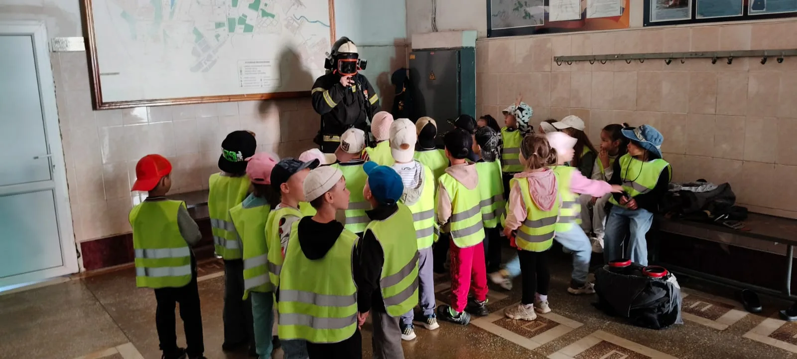 В рамках профилактической работы наши дошкольники  побывали в «Пожарной части №65». Эту...