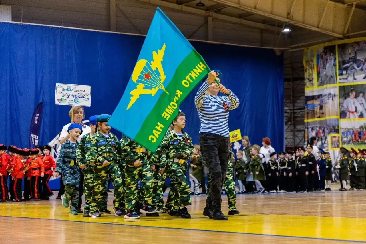 Строевой шаг и память поколений: в Лобне прошел парад дошкольных отрядов  В Лобне состоялся традицио