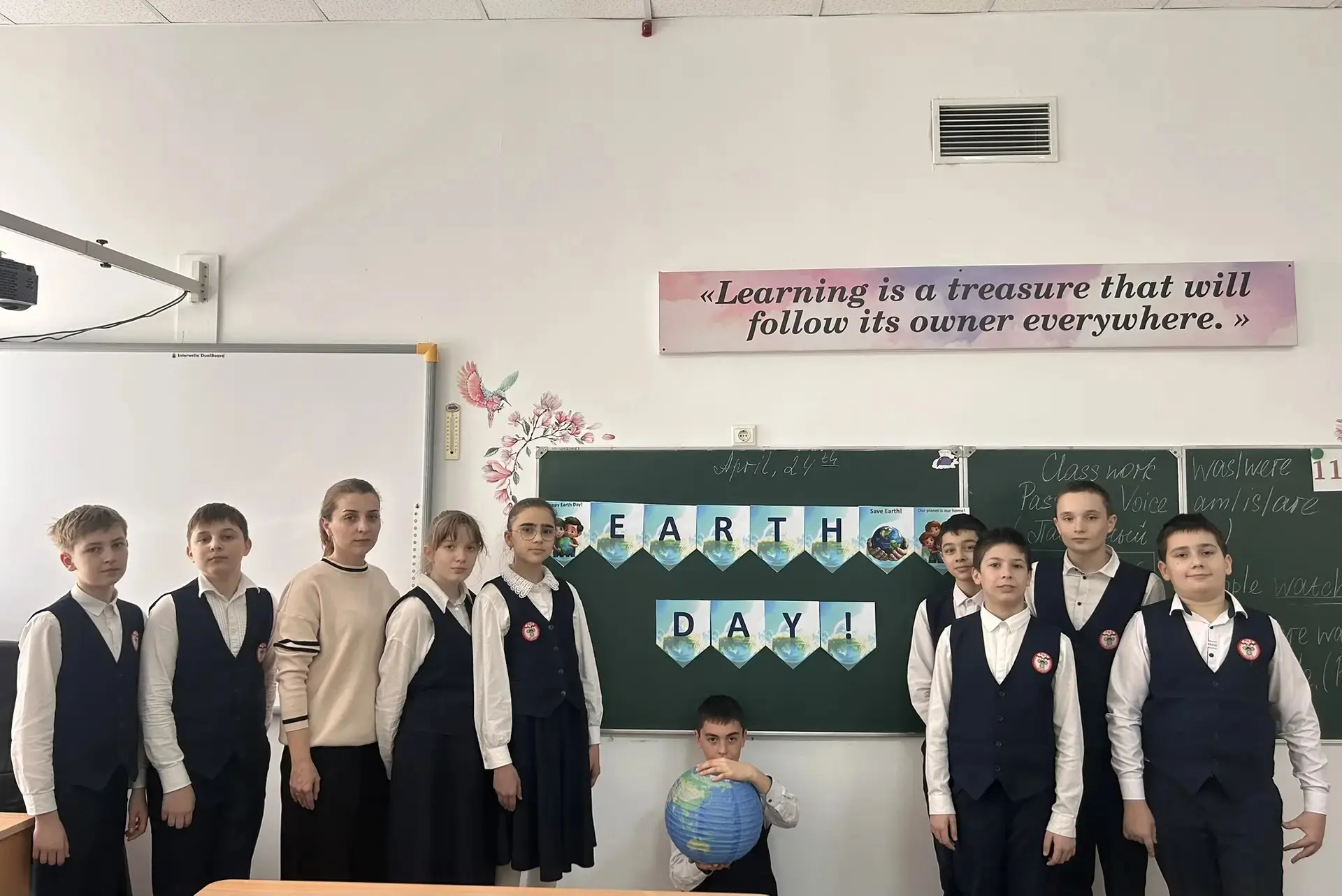 Эстафета открытых уроков и внеклассных мероприятий!   «Декада английского языка» — время ярких откры