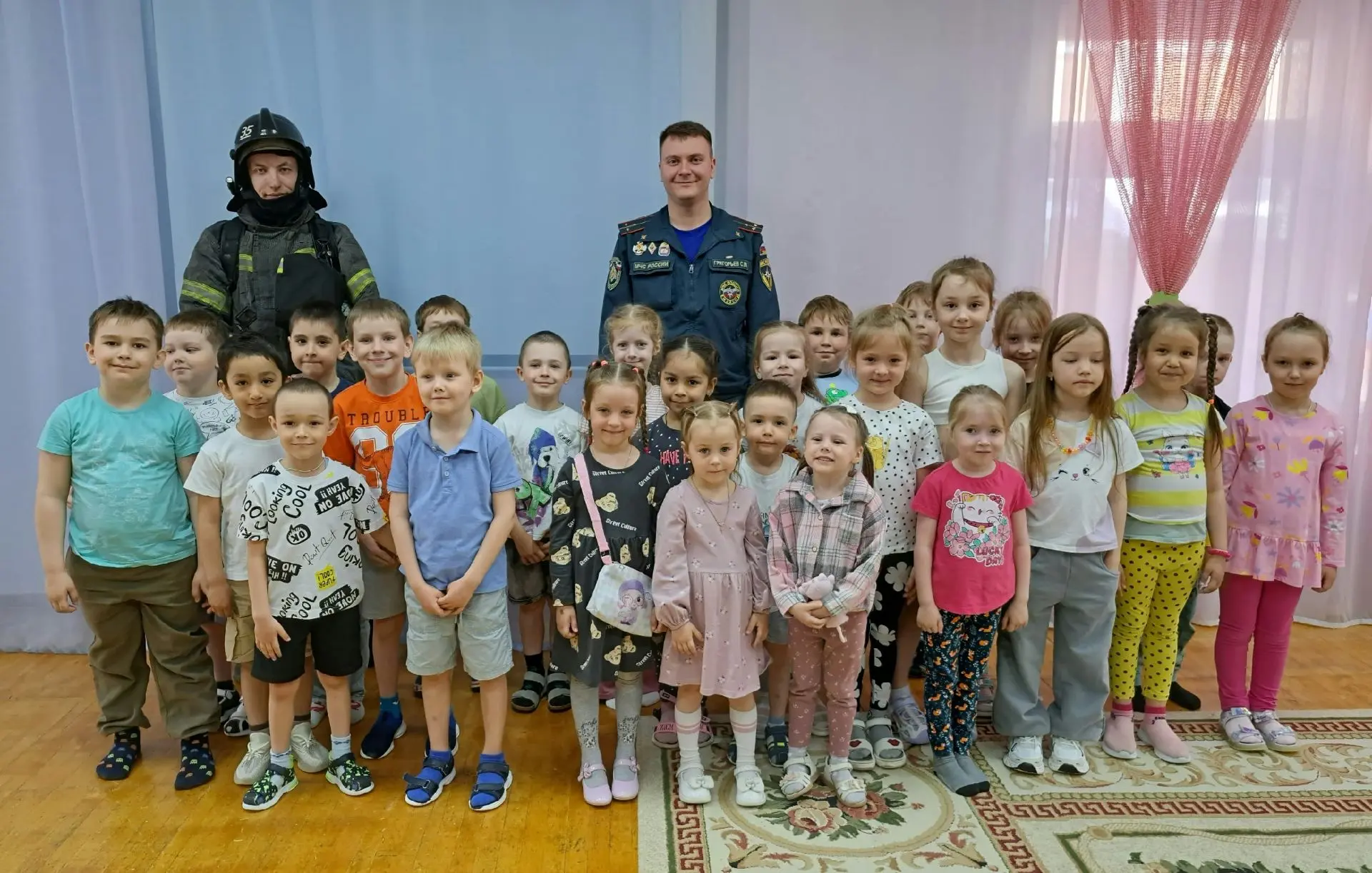 В дошкольном отделении школы № 1 города Усинска прошла познавательная встреча с представителями пожа