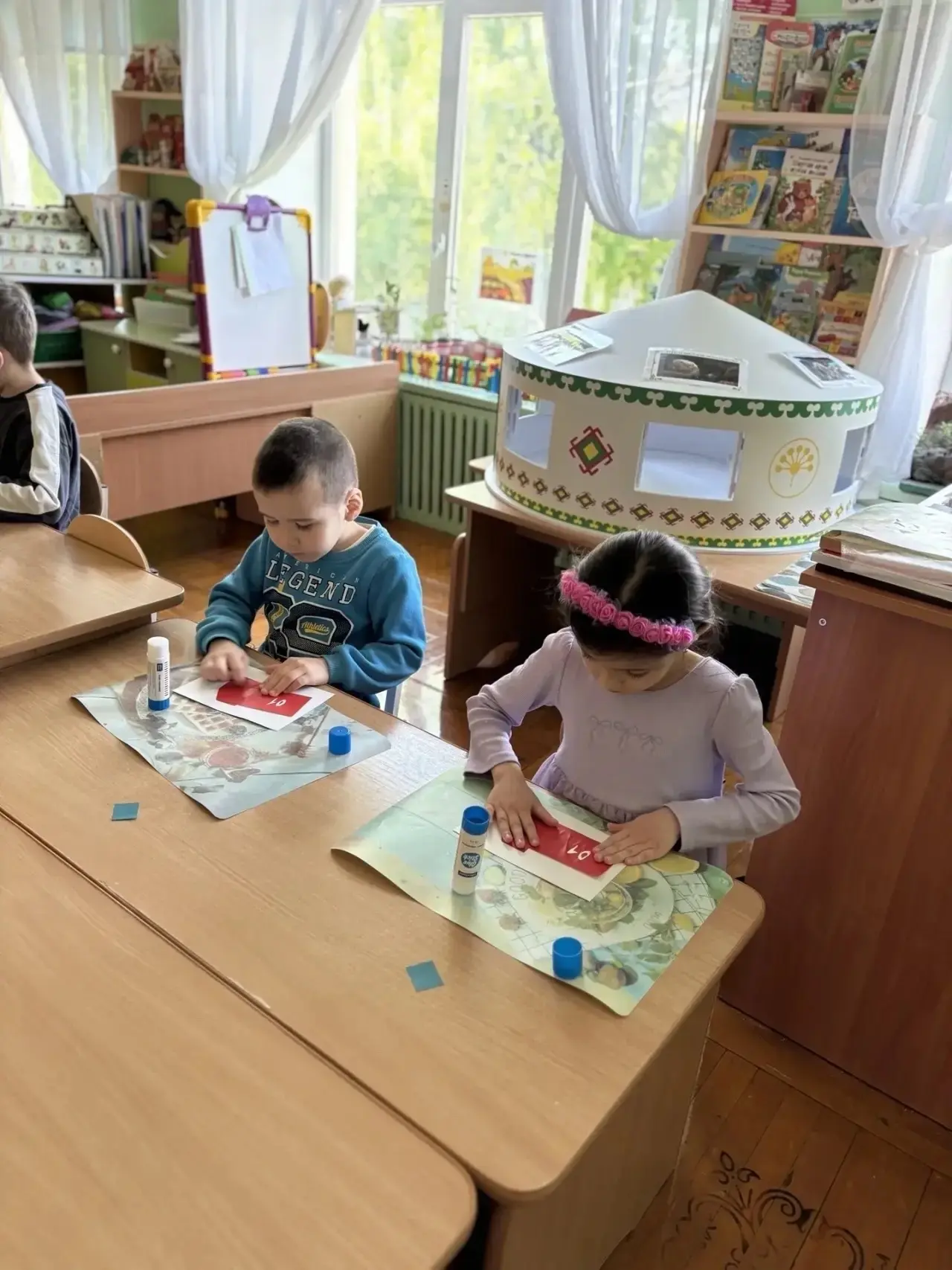 В детском саду №194 прошёл конкурс творческих работ «Берегись огня».

Воспитанники подготовили яркие