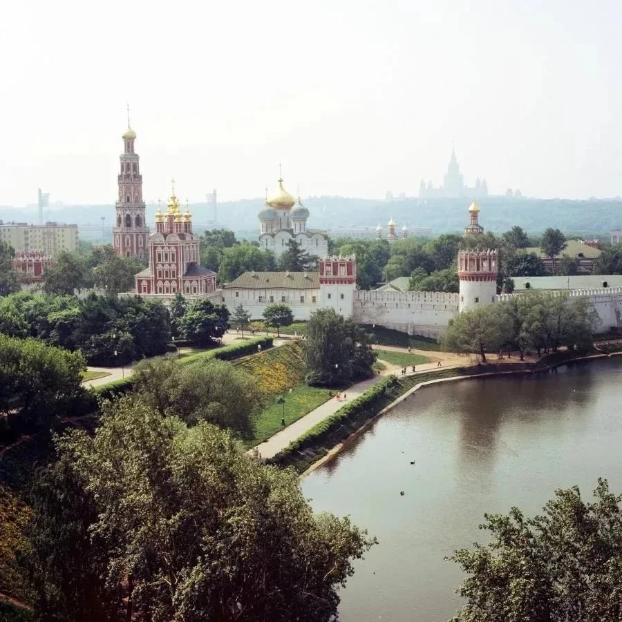 Поздравление от мамы «Бура» бойцам 1430 гвардейского полка с Днём города Москвы