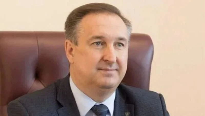 💰 🏠 Суд отстранил от должности главу Колыванского района Евгения Артюхова. Его также ...