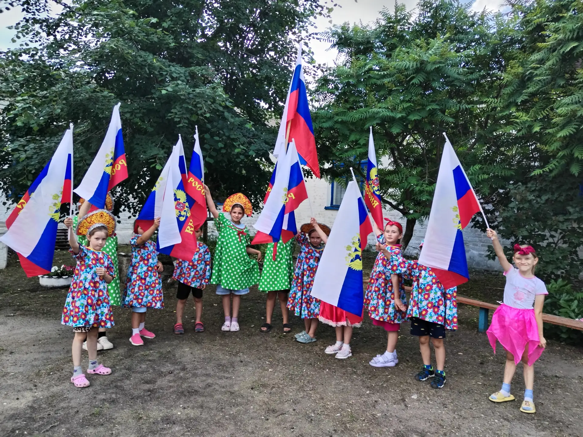 22 августа - День Государственного флага Российской Федерации.