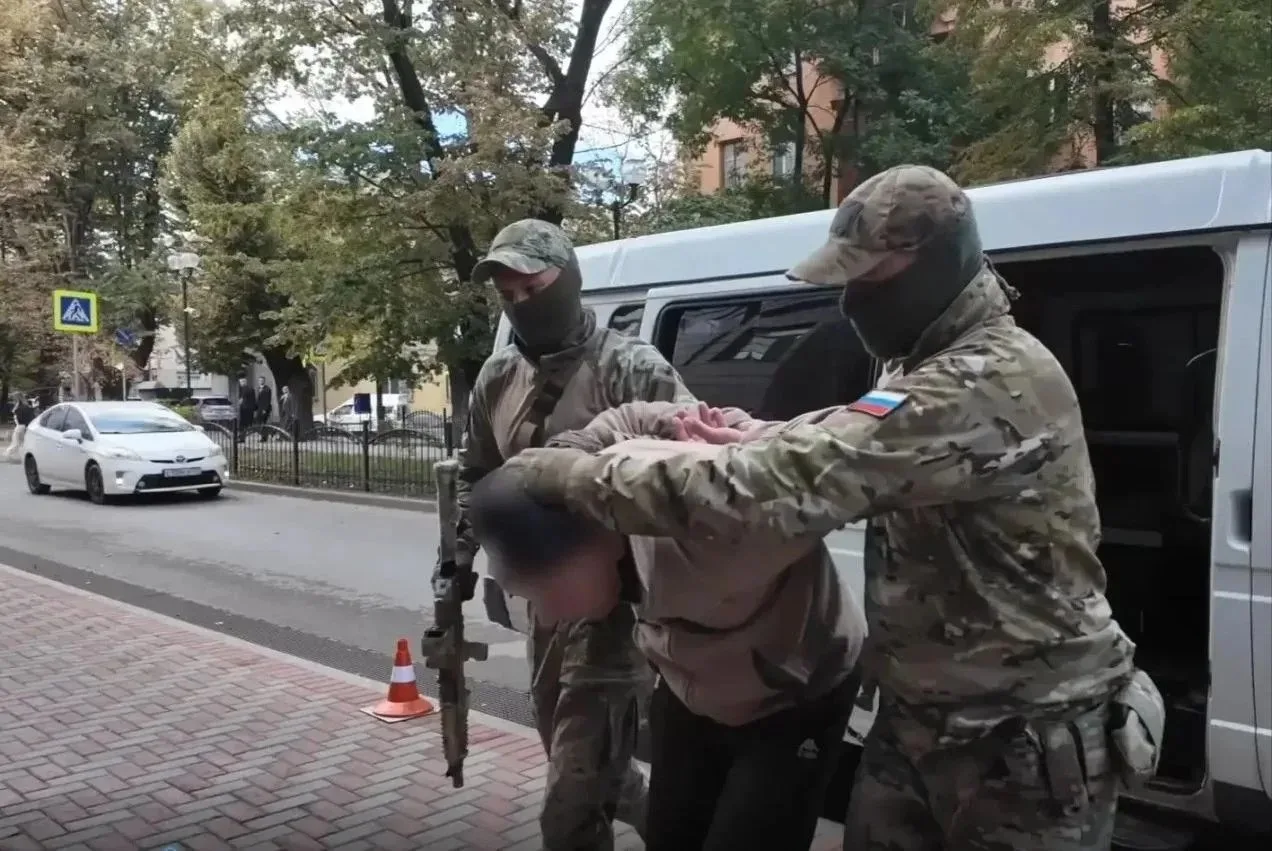 Дело о подготовке теракта у памятного знака в Севастополе передали в суд