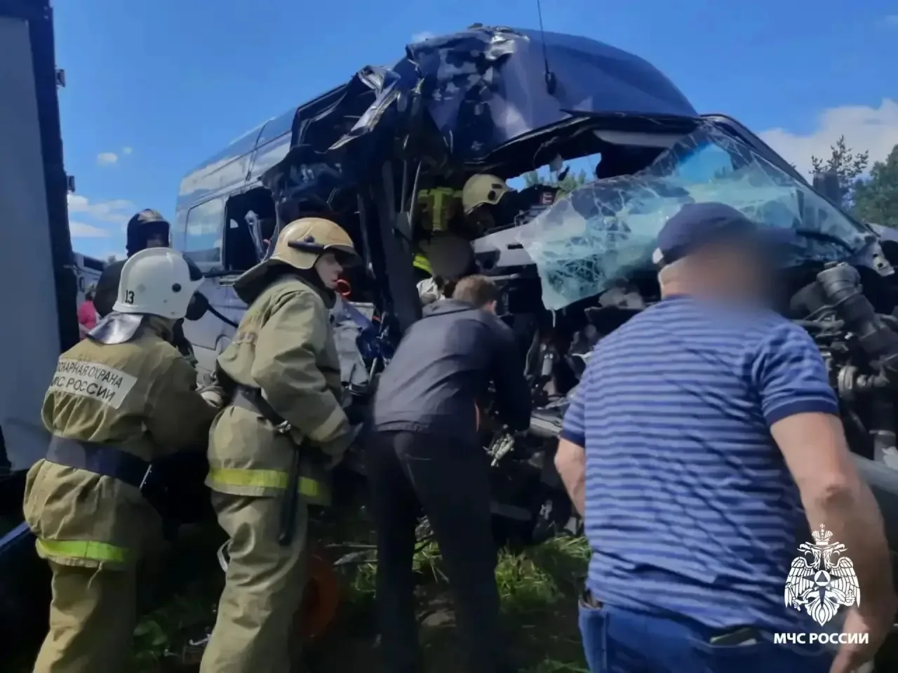 Под Торжком столкнулись два автомобиля

Вчера, 20 июня, в Торжокском округе на 229-м километре трасс