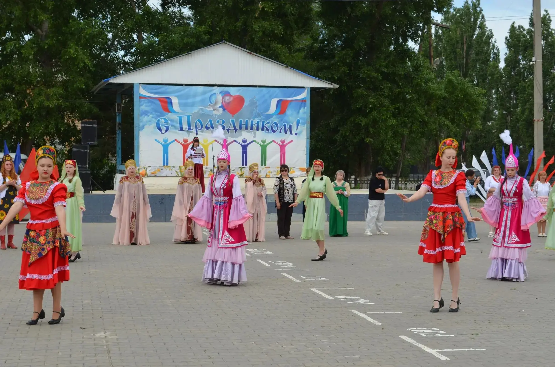 🎉 «Хоровод дружбы»: праздник единства и культурного многообразия! 🎉