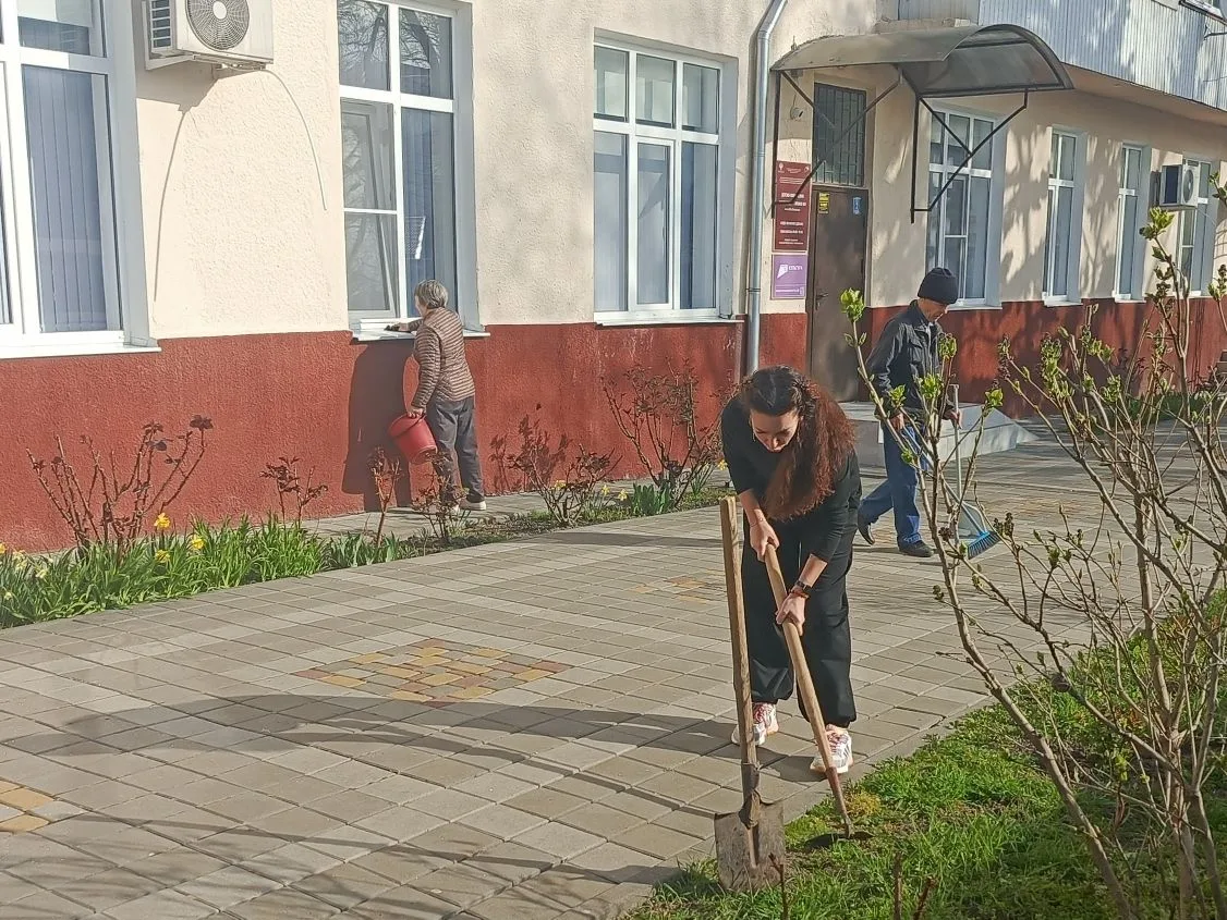 Субботнее утро в Анапе началось с общегородского субботника🧹