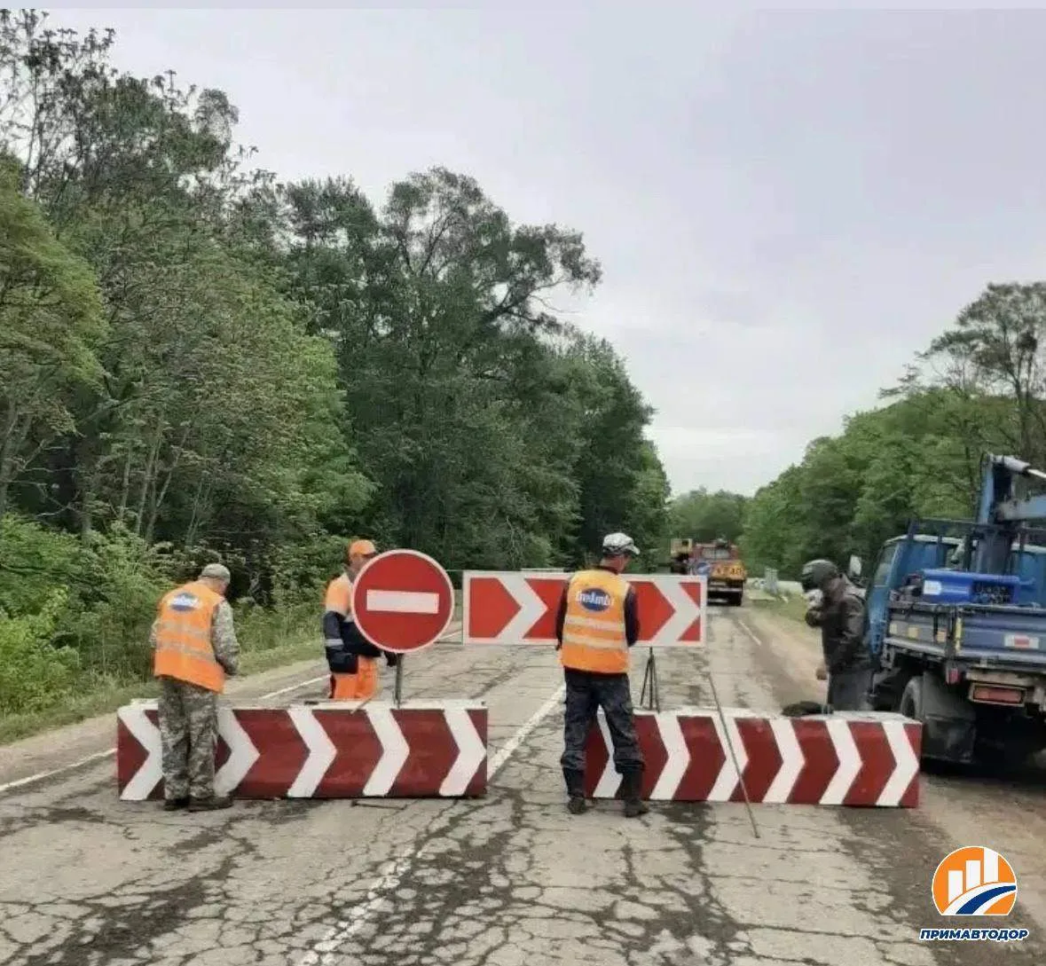 Дорожники Примавтодора запустили движение по временному объезду аварийного моста на 6 к...