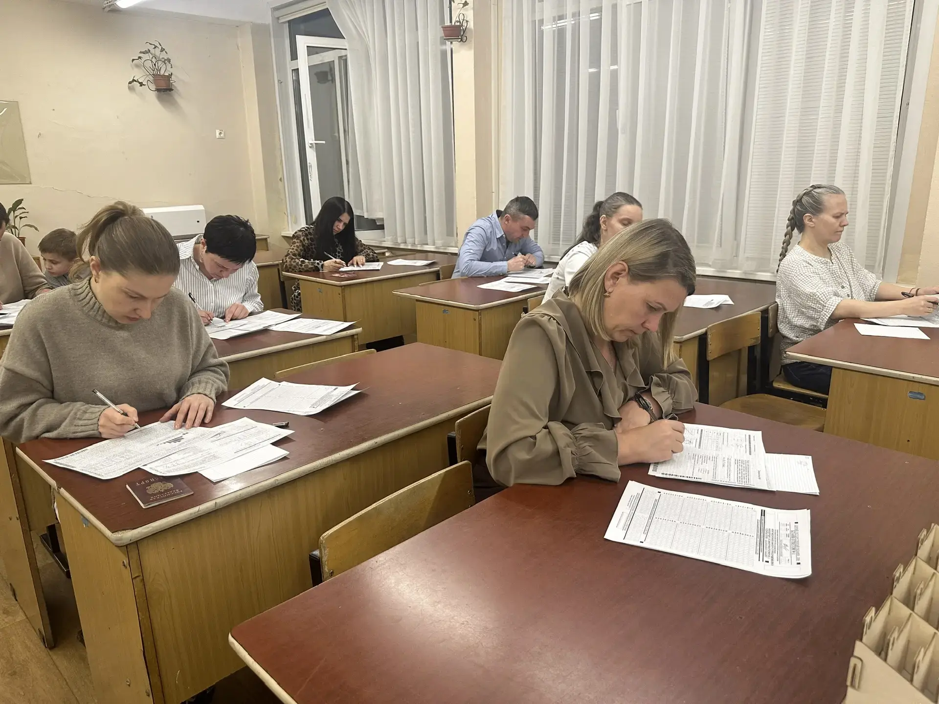 11 марта наша школа присоединилась к Всероссийской акции «День сдачи ЕГЭ с родителями»       Участни