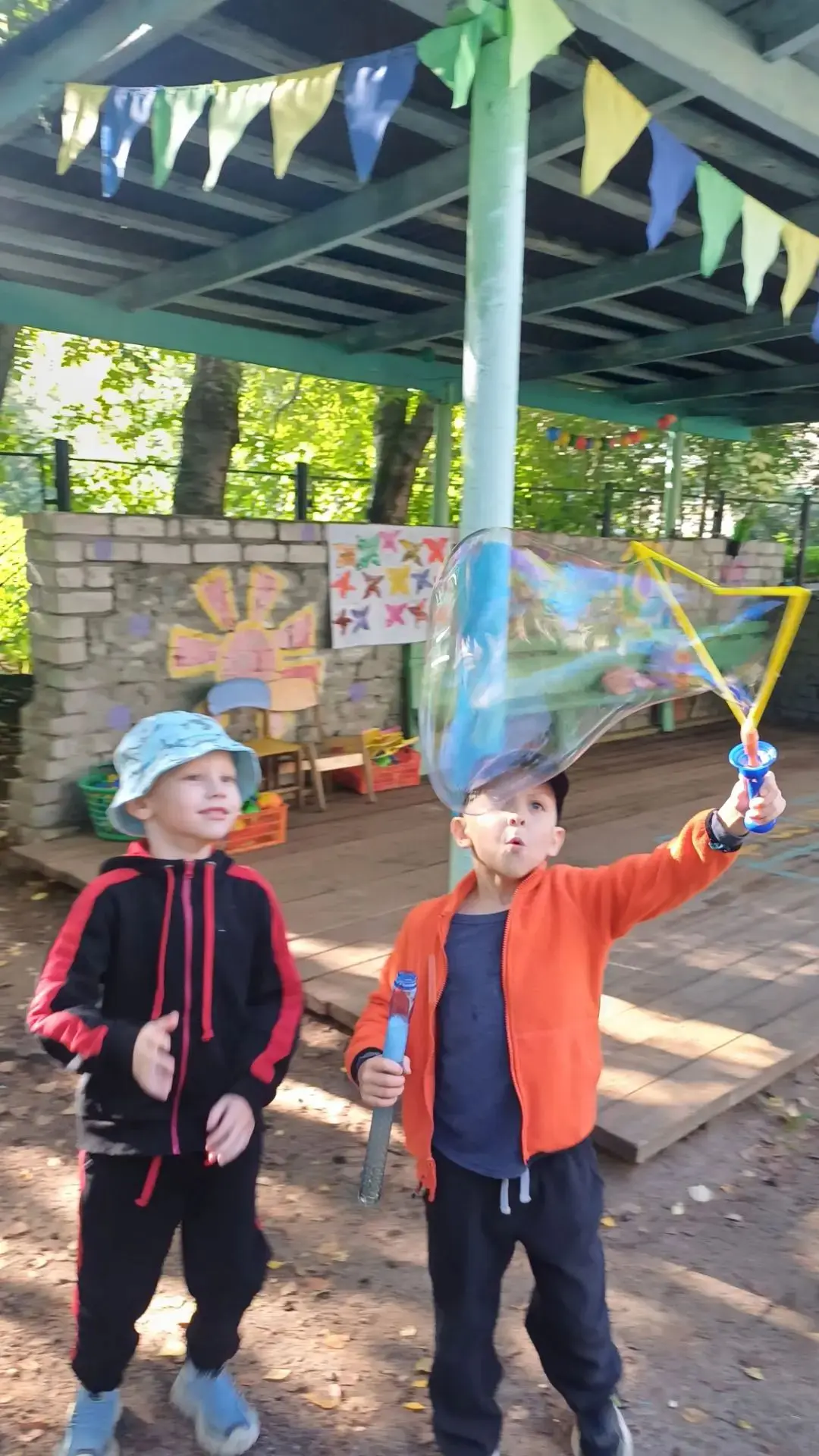 Праздник радужных пузырей: ловим счастье на лету!» 🫧🌈