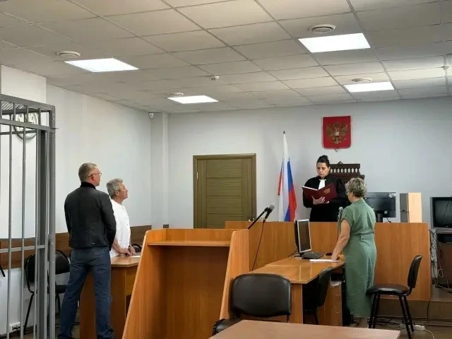 🎵👊 Сорвал шеврон и толкнул полицейского

В Иванове суд вынес приговор 41-летнему местному жителю, 