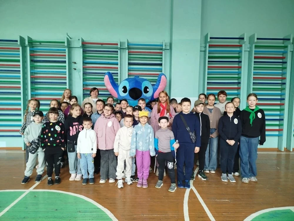1 июня в нашей школе начал работу летний оздоровительный лагерь "Бурундучки".Программа ...