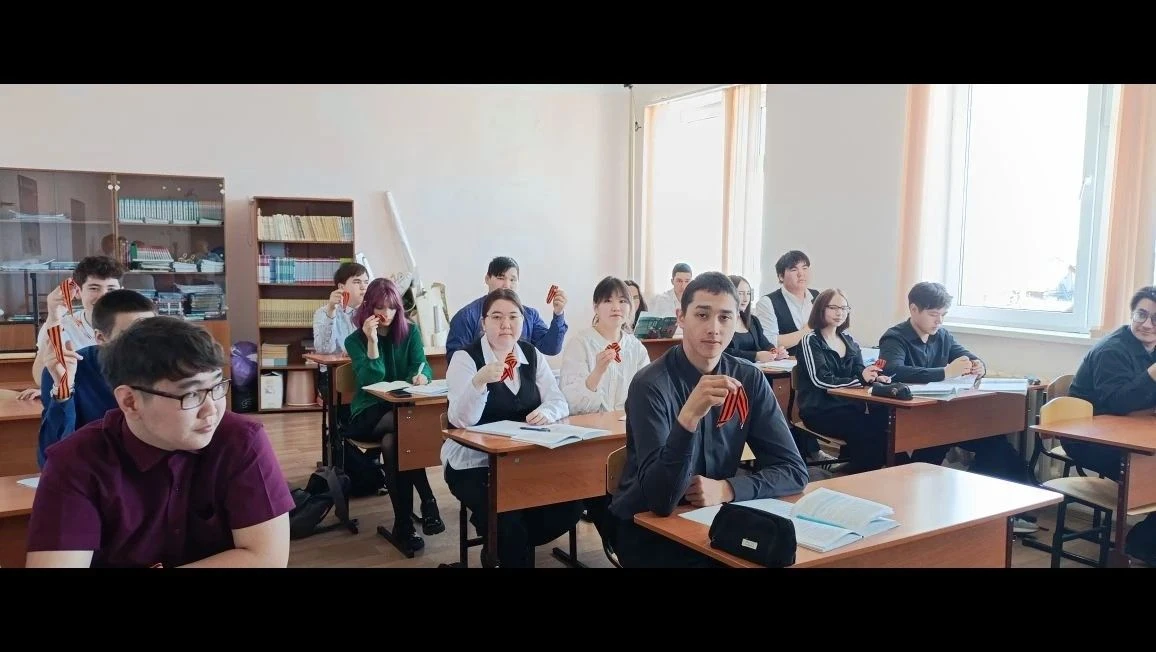 Акция «Георгиевская ленточка» в МБОУ «Усть- Майская СОШ»
В преддверии Дня Победы ученики, педагоги  